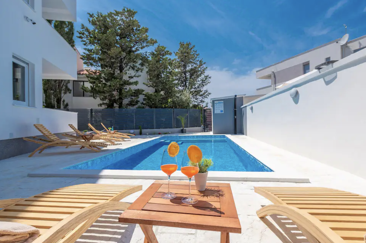 Mel-Mari Studio mit Pool in Novalja 2