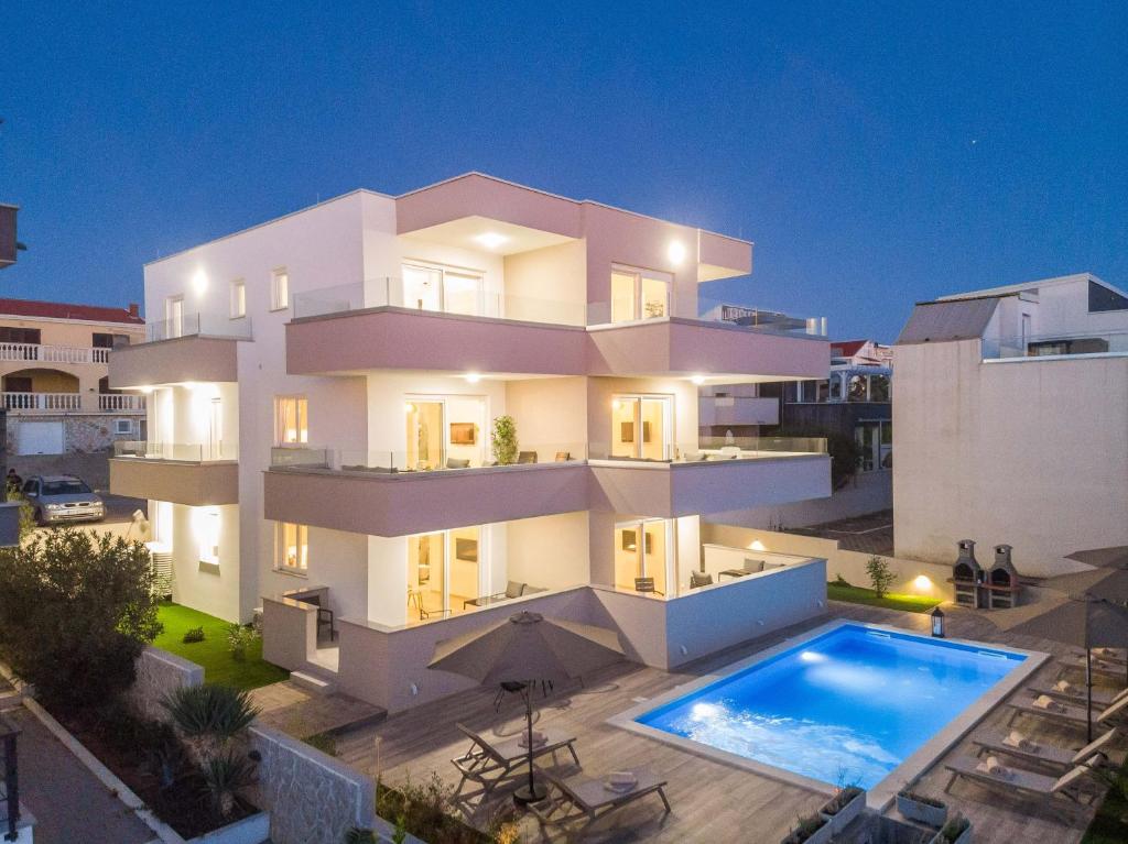 Meteorite 8 Apartment in Novalja 4