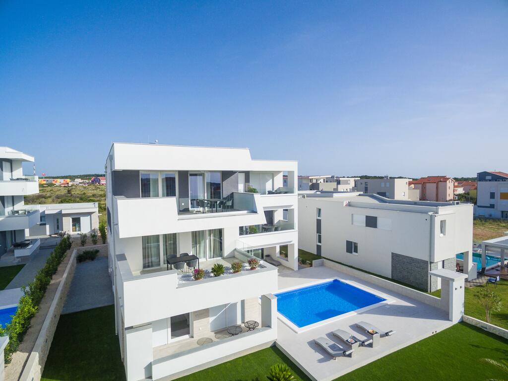 Pool Maris A 4 Apartment mit Terrasse in Novalja 3