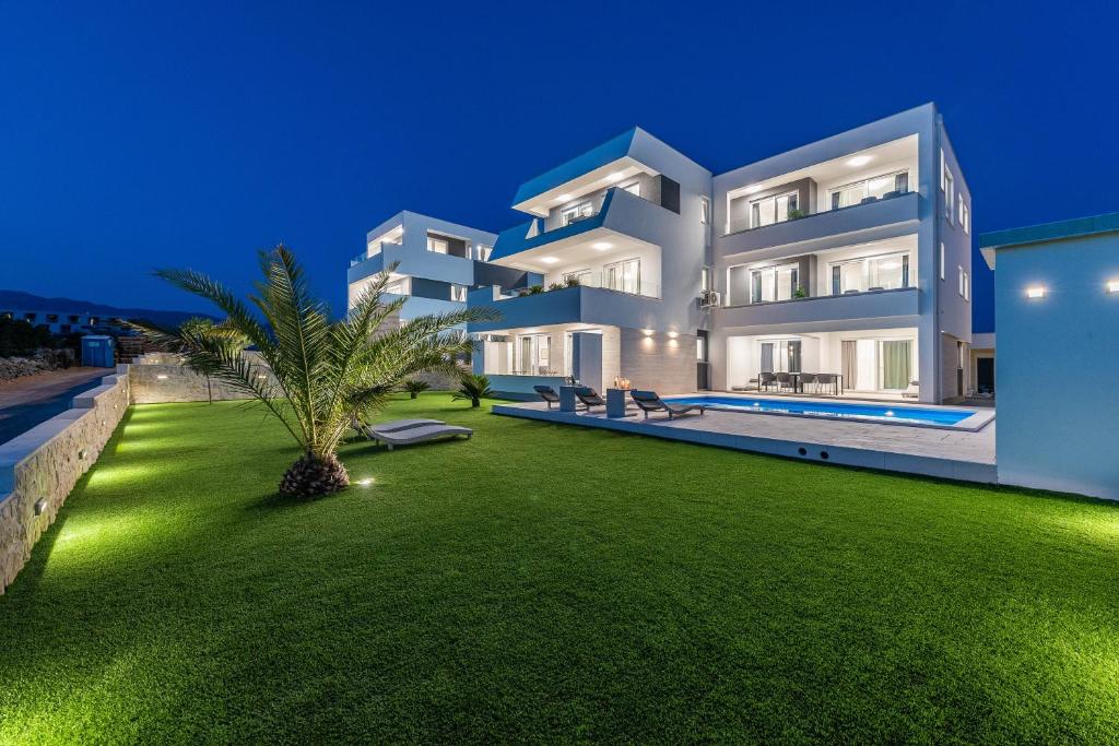 Pool Maris B 6 Apartment in Novalja