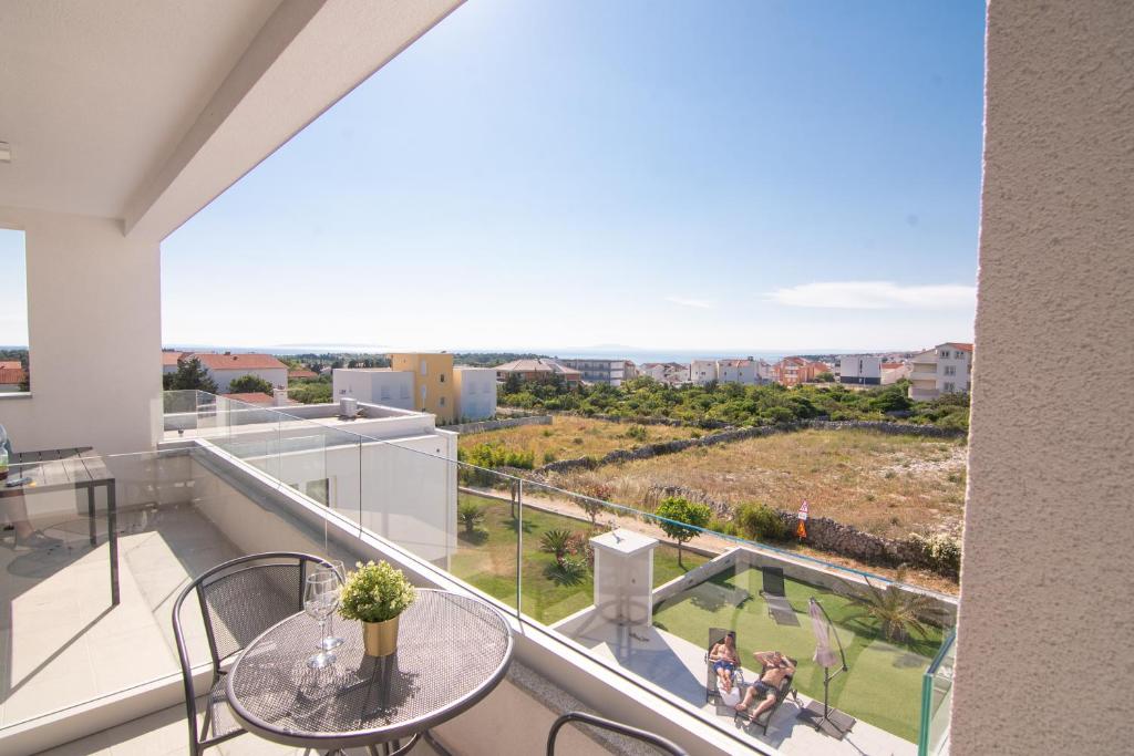 Pool Maris B Doppelzimmer in Novalja