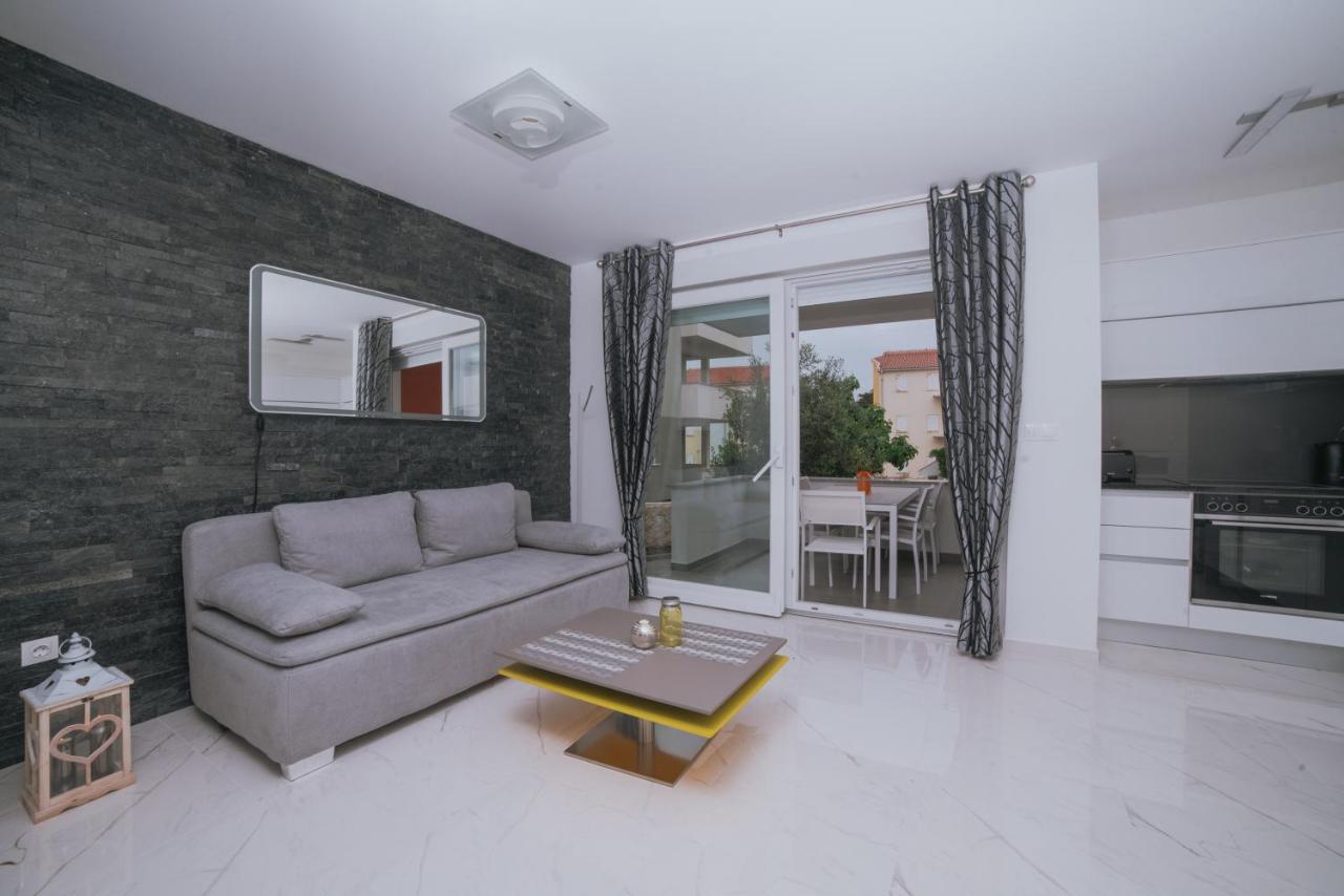 Relax 6 Apartment in Novalja 3