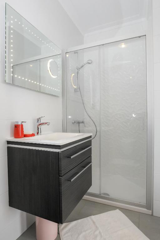 Tomana 6 Penthouse Apartment in Novalja 3