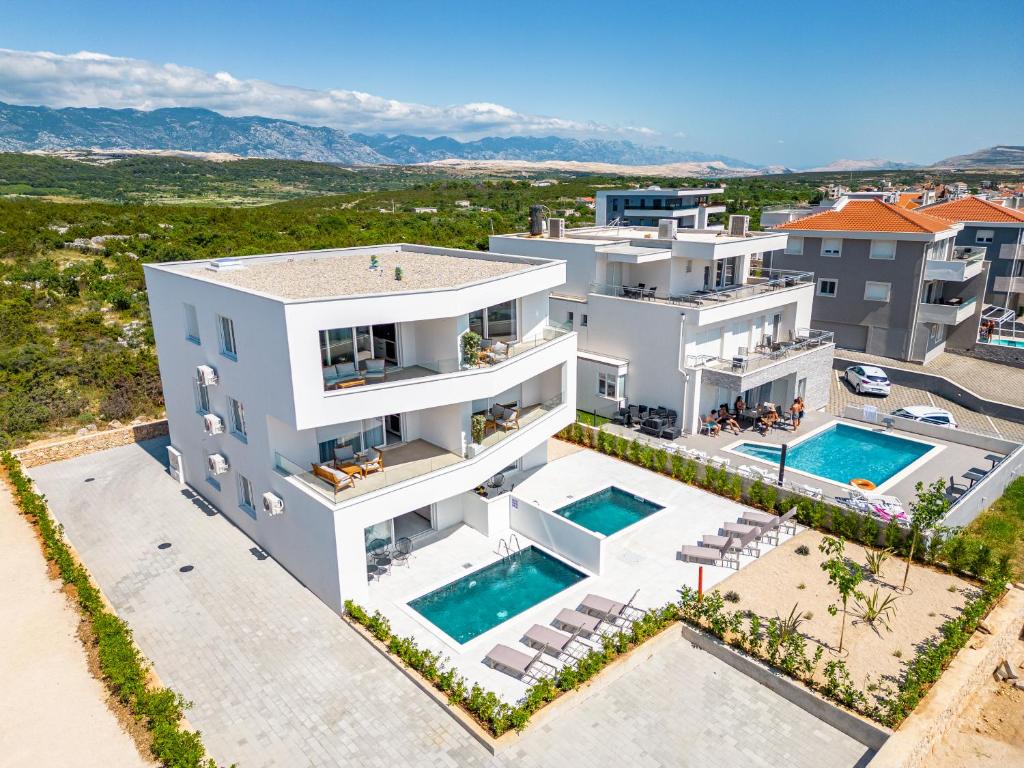 Twins 6 Apartment direkt am Pool in Novalja 3