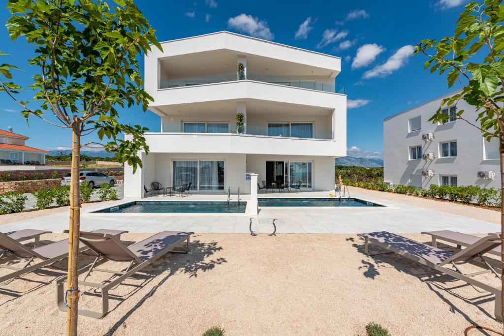 Villa Twins für 18 Personen