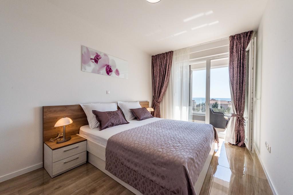 Zora 6 Apartment in Novalja 5