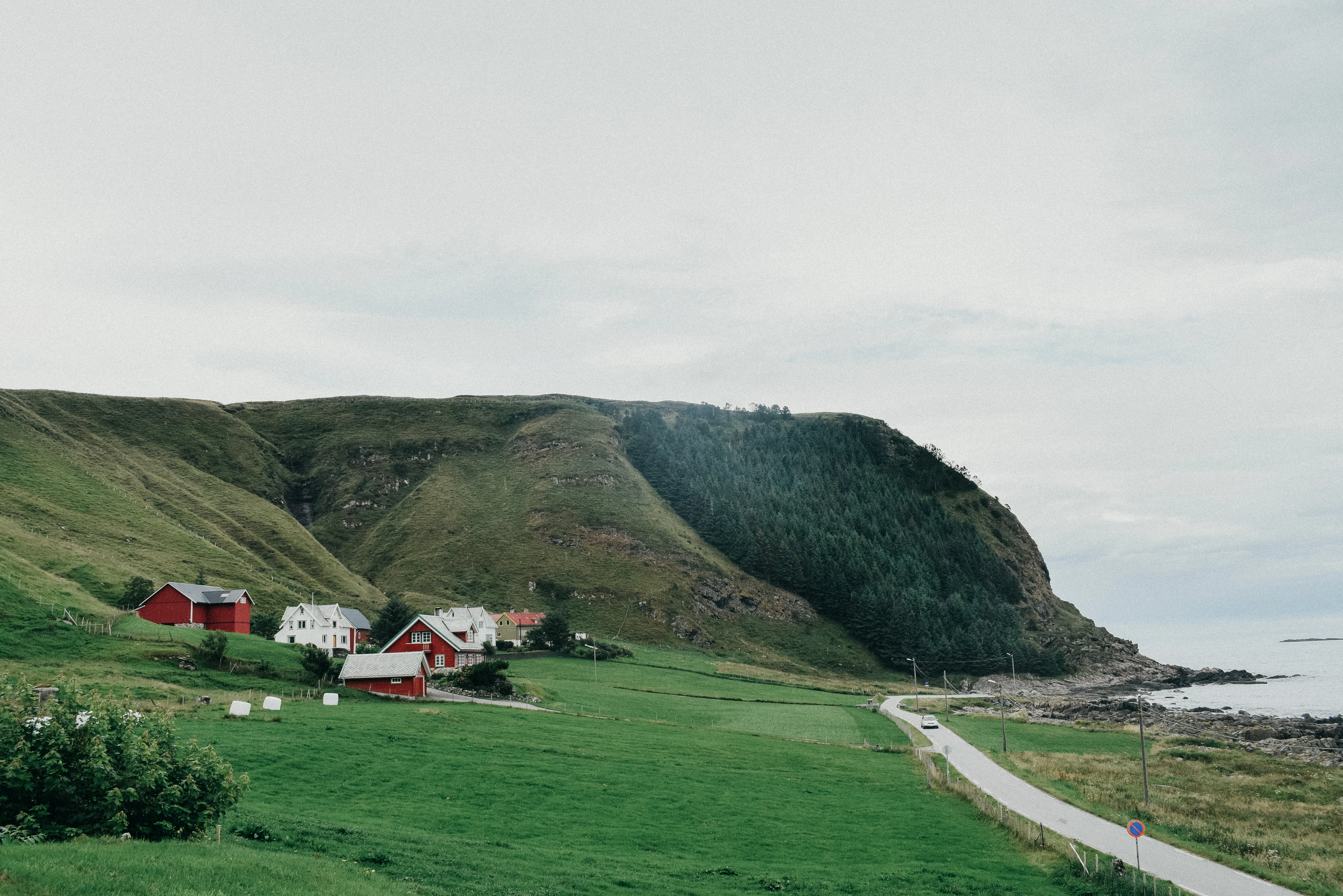 photography of mountain range during daytime