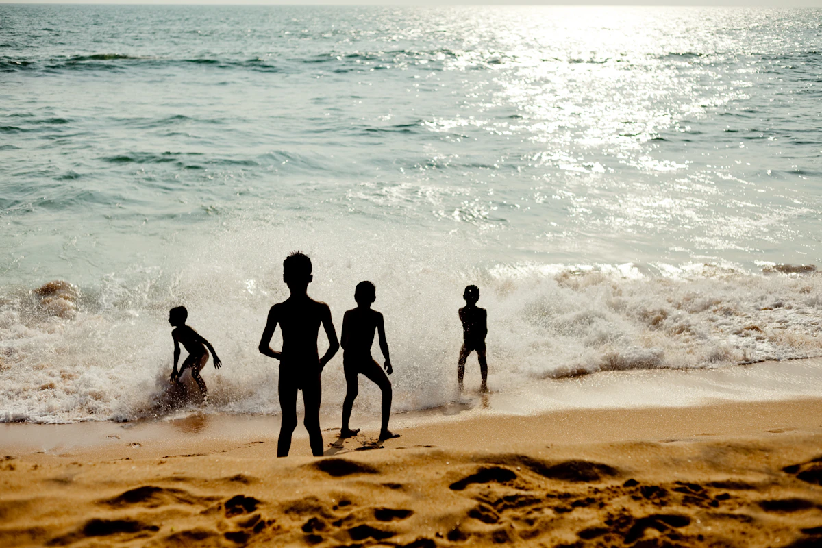 Familie am tropischen Strand